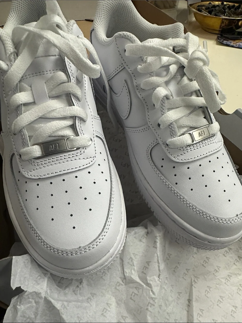 Nike Air Force 1 LE (GS) White/White Shoe Box Label